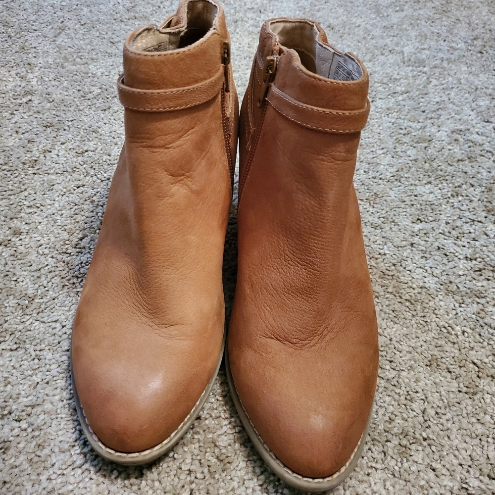 Vionic Upton Ankle Boot - image 6